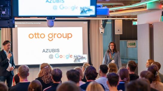 Vorstellung der Zusammenarbeit von der Otto Group und Google. 