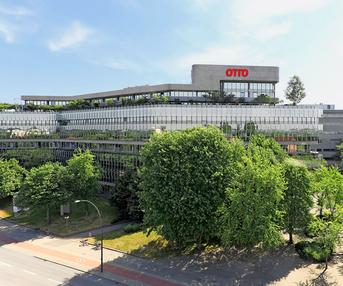 Aus dem Weitwinkel sind die Otto-Gebäude mit den vielen Bäumen im Sommer zu sehen.