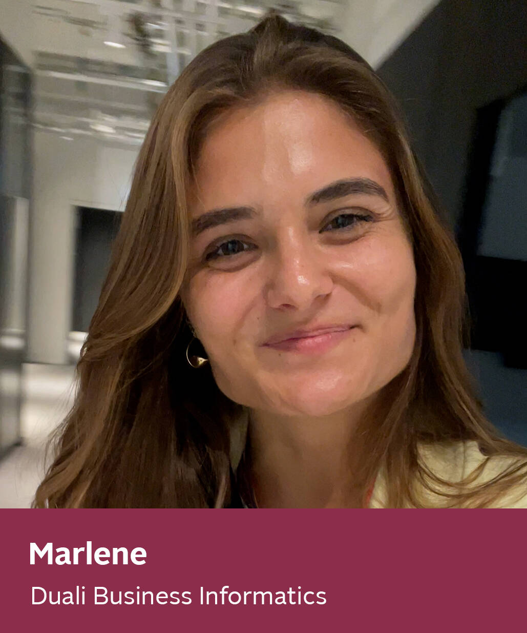 Duale Studentin Marlene bei der Video-Challenge beim Ausbildungsstart 2024