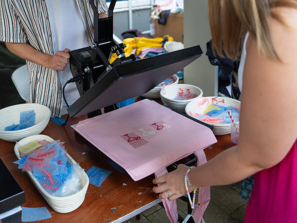 Selbstbedruckbare Taschen auf der Geburtstagsfeier