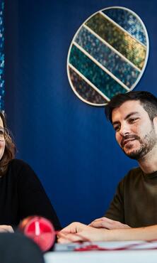 Unsere Kollegen sitzen im Social Space