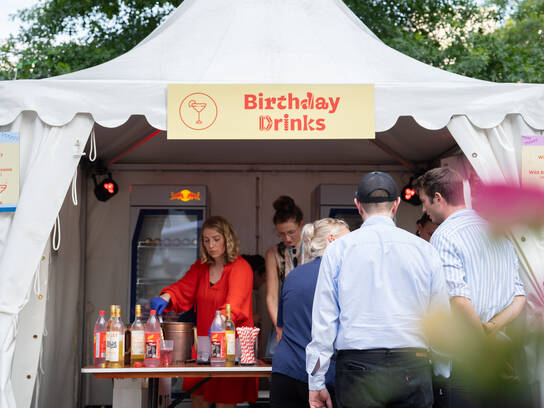 Getränkebar auf der Geburtstagsfeier