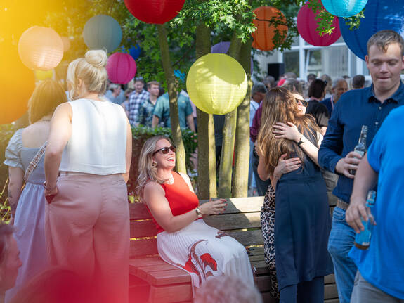 Partystimmung bei der Geburtstagsfeier
