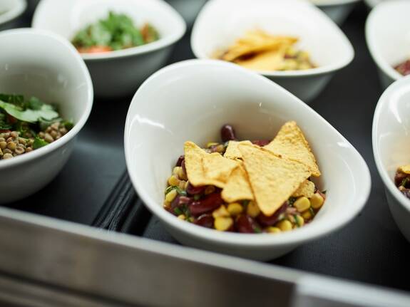 Frisch zubereiteter Taco-Salat.