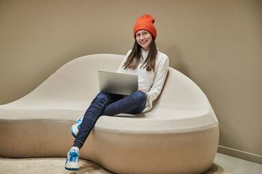 Du kannst dich fachlich und persönlich weiterentwickeln. Digitale Lernplattformen, wie Masterplan und Kurse bei Udemy helfen dir dabei, dein Skillset zu erweitern.