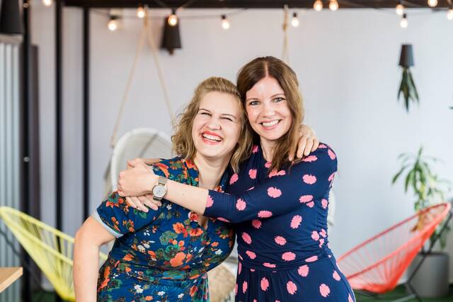 Wir nutzen Pair-Programming und regelmäßige Feedback-Gespräche, um uns intensiv weiterzuentwickeln. Bei Slack Days oder Slack-Weeks toben wir uns aus – hier gehen wir Themen und Technologien an, die sich jeder selbst aussuchen kann. 