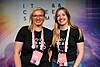 Jana und Henrike auf der Women in Tech Bühne.