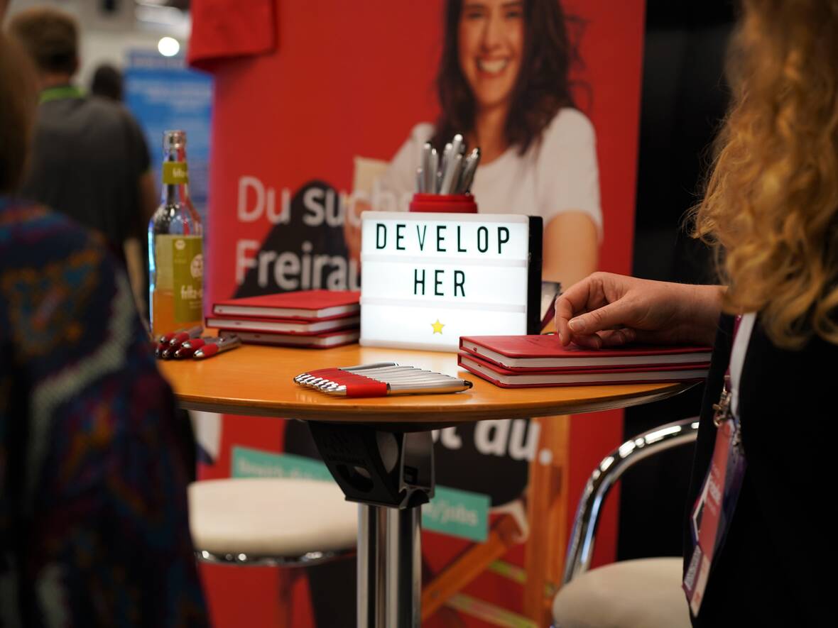 Die develop<HER> auf der ITCS 2023.