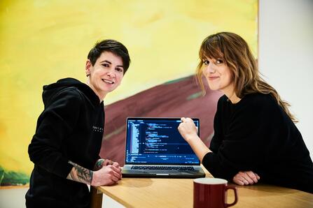 Nina mit ihrer Kollegin Janina